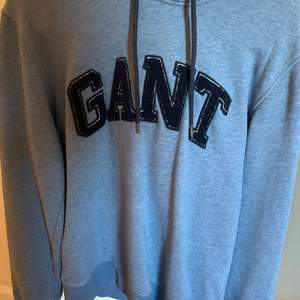 Säljer min Gant hoodie.                                           Skick: 7/10, storlek: M