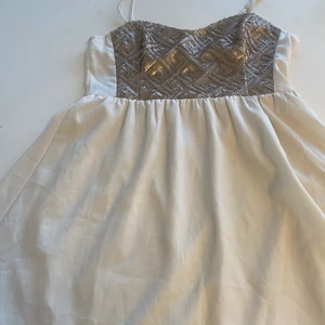 Klänning från H&M storlek 36 - Ny klänning inte andvänd