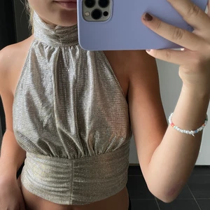 Festlinne - Skit snyggt linne till exempelvis fest, endast använd en gång! Köparen står för frakten💕💕