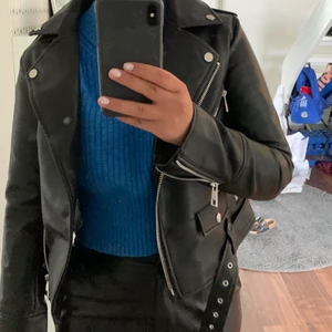 Skinnjacka - Verkligen svinsnygg skinnjacka. Nyinköpt med lappen kvar men var tyvärr för liten för mig. 