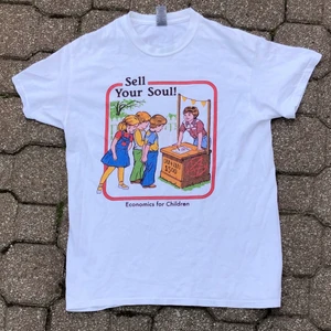 T-shirt - Oanvänd t-shirt i perfekt skick. Gildan t-shirt. Köparen står för frakt 😁