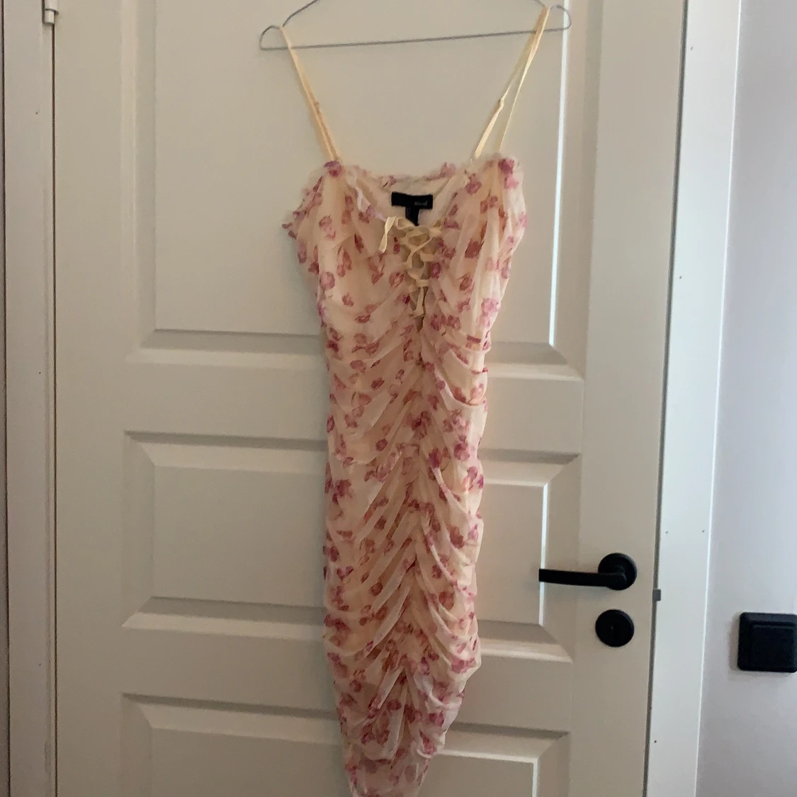 Blommig sexig klänning