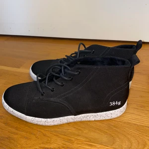 Gram Sneakers - Helt nya storlek 40. Hämtas i Kista