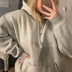 Grå oversized Hoodie - Oversized Hoodie från Bikbok