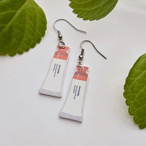 Handgjorda örhängen - Glossier - Cloud paint