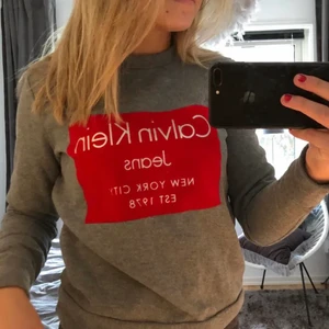 Calvin Klein tröja  - Calvin Klein tröja i bra skick, ej noppig eller så