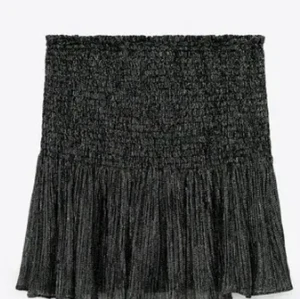 Glitterkjol - Så fin kjol från zara, använd endast en gång! Passar till typ allt💕