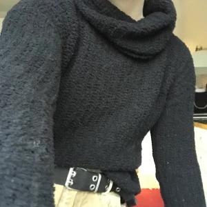 Mysig tröja - Såå skön tröja som tyvärr inte kommit till så mycket användning av mig, i bra skick! Svarar snabbt på frågor mm💞skriv till mig innan ni klickar på köp nu 