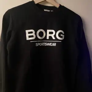 Skön tröja från Björn Borg använd max 5 gånger 