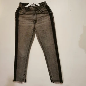 Grå Jeans STLK 26 - ONE X ONETEASPOON 26 High Waist Grå med mörkgrå rivärer Sprund med dragkedja på insidan av benet