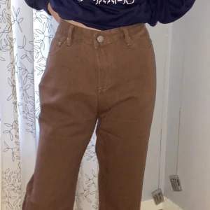 Bruna vintage jeans - Bruna vintage jeans, st L men sitter som en M. Ganska tunna. Frakt 72kr