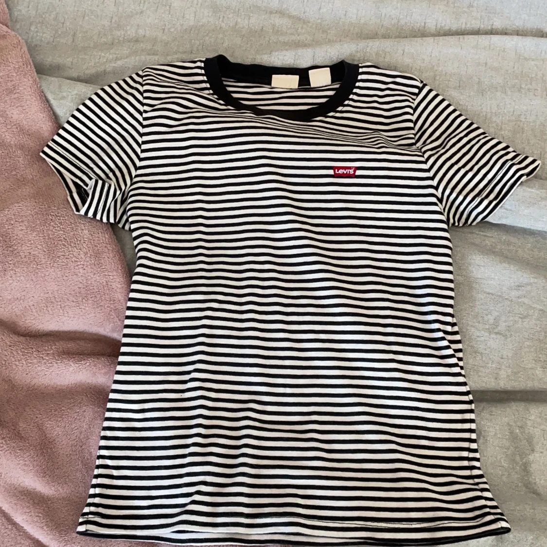 Svart/vit randig T-shirt - 90