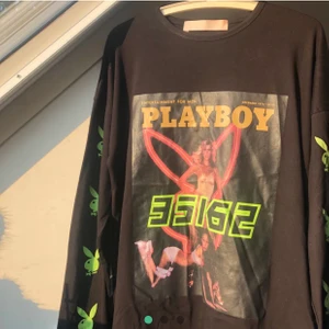 Playboy tröja - Säljer min älskade playboy tröja då jag har köpt en ny liknande!💞