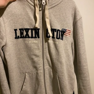 Lexington dress - Fint skick på båda! Storlek S på tröja och M på byxorna