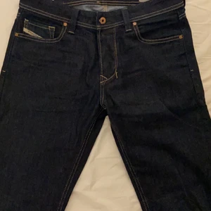 Diesel jeans  - Säljer mina helt oanvända diesel jeans. Dom köptes för små på rea och kunde därför inte heller lämnas tillbaka.
