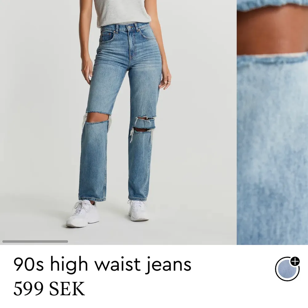 Säljer nu mina blåa jeans från Gina tricot då de blivit för stora. Köpte för 599kr i somras. Jeansen är i mycket bra skick i storlek 34. Jag själv är 160 cm och de blir prefekt längd med skor. Hör gärna av er om det finns mer frågor!💕. Jeans & Byxor.