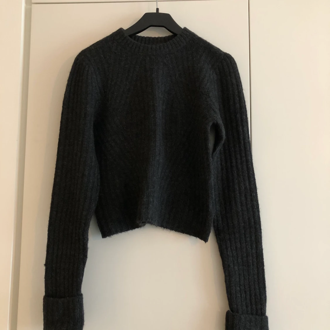 Grå stickad tröja köpt second hand