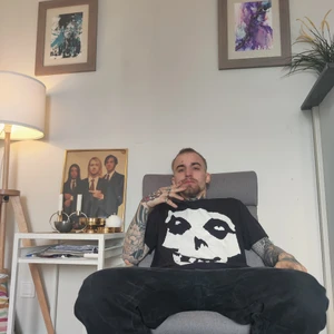 Misfitströja - Den är mycket coolare n hur obekväm jag är på bilden 