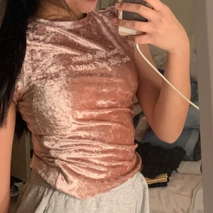 Tröja - Rosa sammet tröja ifrån h&m 💗 