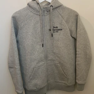 Peak Performance hoodie - Använd enstaka gånger, köpt nyligen men använder den inte! 
