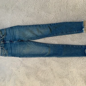 bikbok byxor - Jätte fina byxor från bikbok, köpta för 500kr och använda ca 5 gånger. storlek S, skriv privat för mer bilder🦋