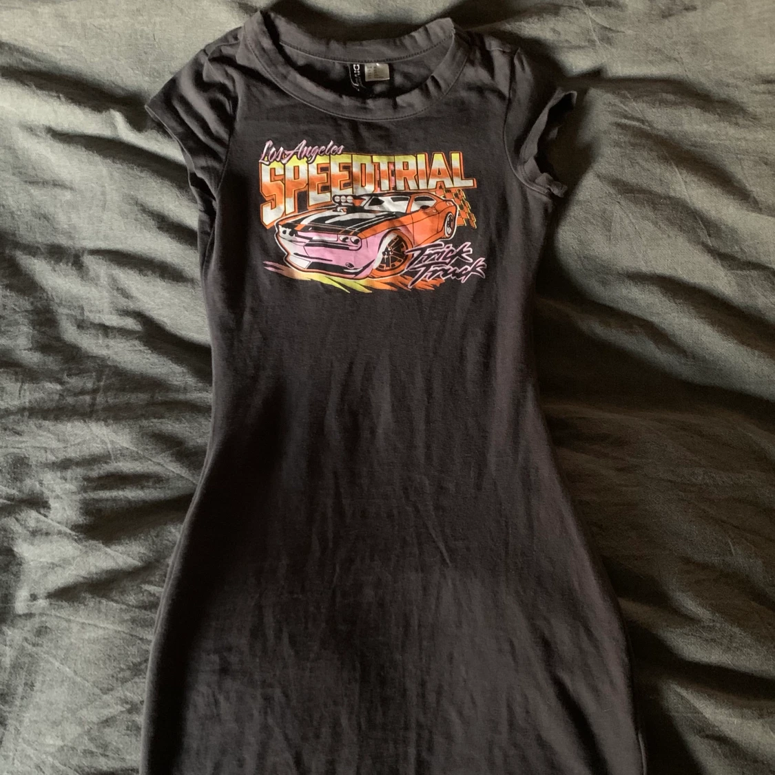 Mörk grå klänning med tryck på - 91