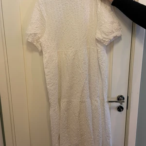 Klänning monki  - Oanvänd klänning från monki 