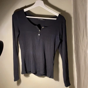 Tröja - Tröja från vero Moda. Spårbar frakt (51kr)