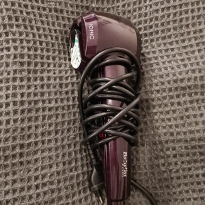 Locktång Curl Secret - Locktång Curl Secret från Babyliss. Använd ett fåtal gånger. Fungerar som den ska. Nypris 899kr Frakt tillkommer, 99kr