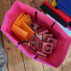 Lash business (moxie lashes)  - Säljer mitt Frans small business då jag tappat intresse och gör naglar istället! Massa fina fransar färdig packade och även tomma boxar för mer fransar! Du får all info om vart du köper sakerna vid köp! Skickar med present papper om önskas vid val av färg själv! Moxie står för oss kvinnor!