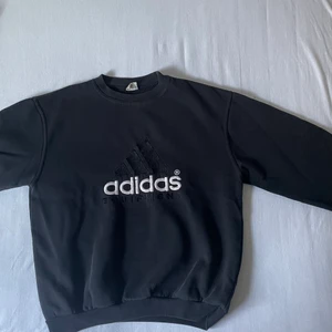Adidas Sweatshirt - Sweatshirt från adidas. Storlek M🙌🏽💕 Köpt på humana för 400.