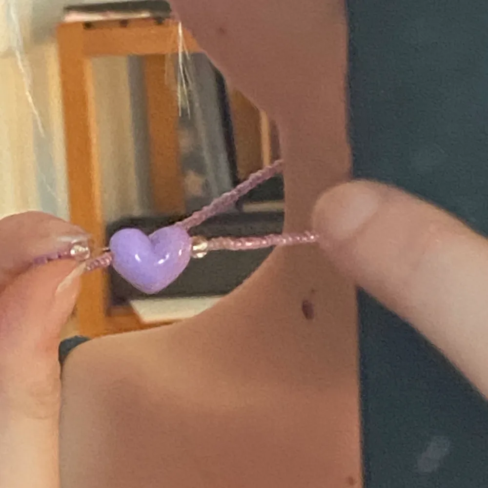 Halsband gjort på lila seed beads! . Accessoarer.
