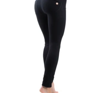 Freddy wr up nya - Har dessa jeans från Freddy wr up, helt nya endast testade Satt inge bra på mig då dom va för små. Lägger ut här om någon annan har användning för dom  Storlek Medium 350kr+ spårbar frakt  Ord pris: 999:-