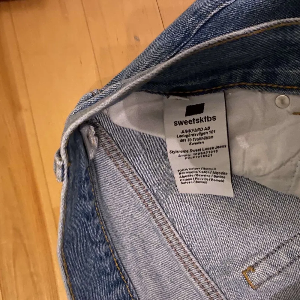 Sweet sktbs loose jeans. Jättebra skick i storlek w30 l32 köparen står för frakt 💚. Jeans & Byxor.