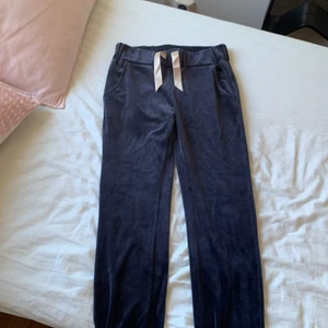 Liknande Juicy mjukisar - Liknande Juicy mjukisar från Lindex i strl 134/140❤️