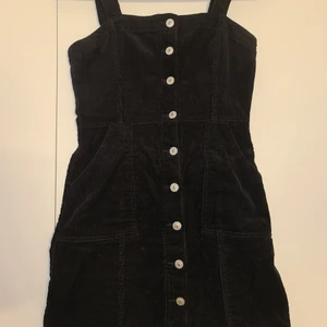 Storlek S - Den har bara använts två gånger och den är fortfarande i bra skick