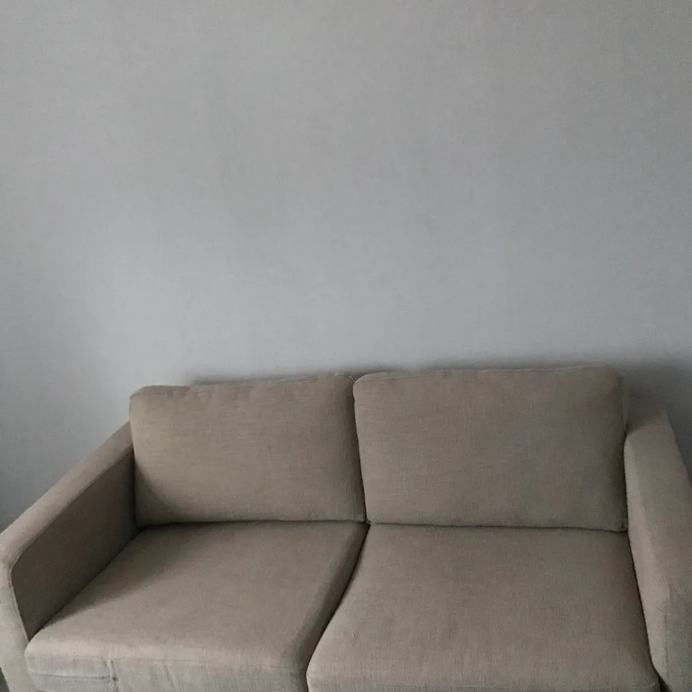 Säljer en beige soffa från chilli.se för 1000 kr, helt felfri. Dm för mer info! . Övrigt.