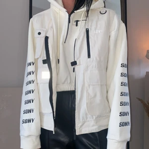 Väst! - Aldrig använd så mycket fint skick💙