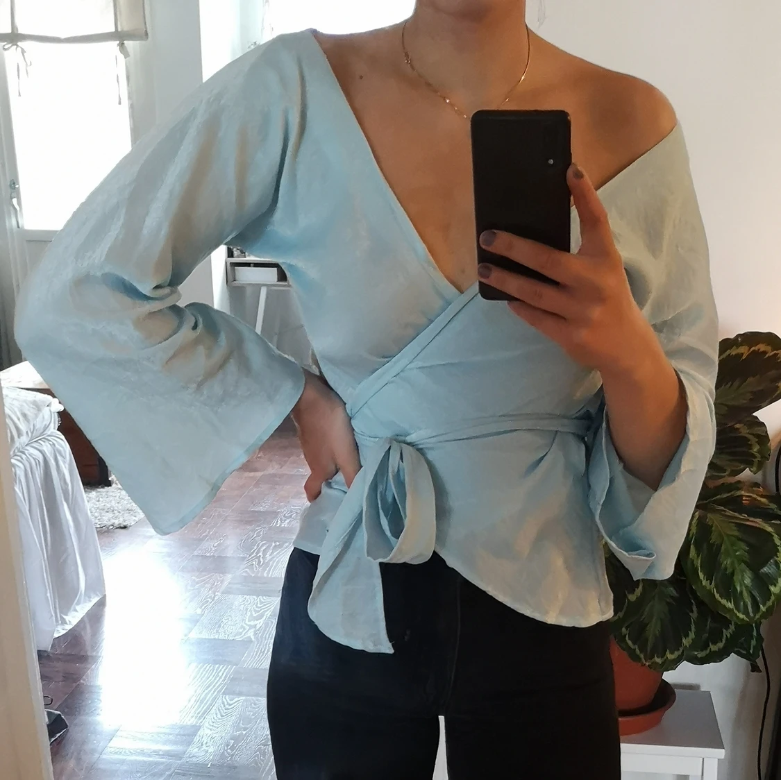 Ljusblå söt topp från Bikbok.  - 90