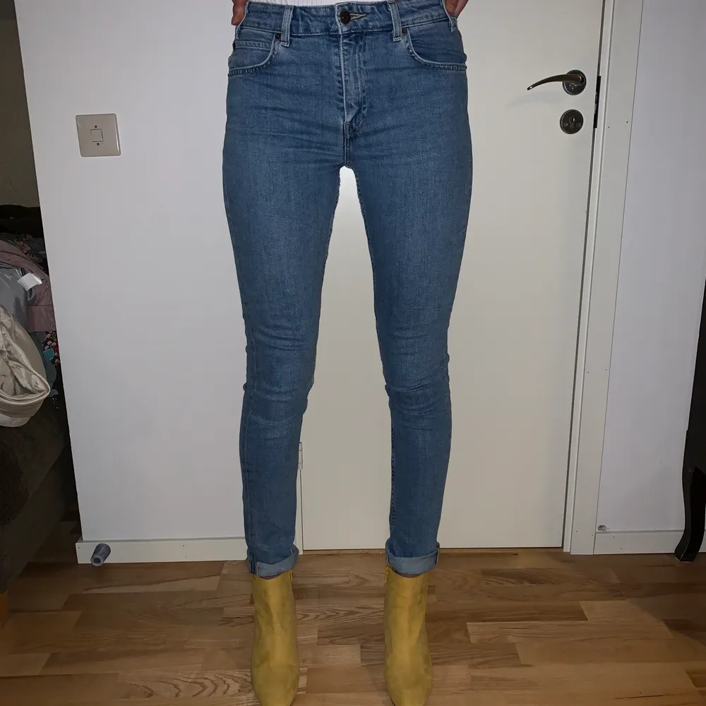 721 vintage high rise skinny. Lite slitage på sidan (se bild 3) Annars jättebra skick. Frakt tillkommer🌻. Jeans & Byxor.