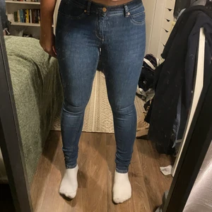 Gina tricot jeans - Storlek: medium 