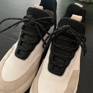 Selected femme sneakers  - Skor från selected femme storlek 38. Använd 3 gånger. 