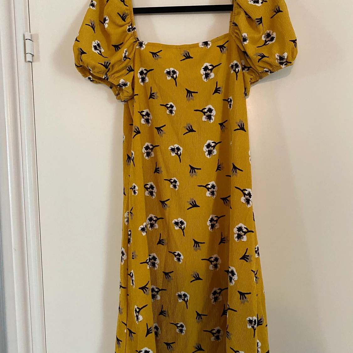Gul klänning från River Island