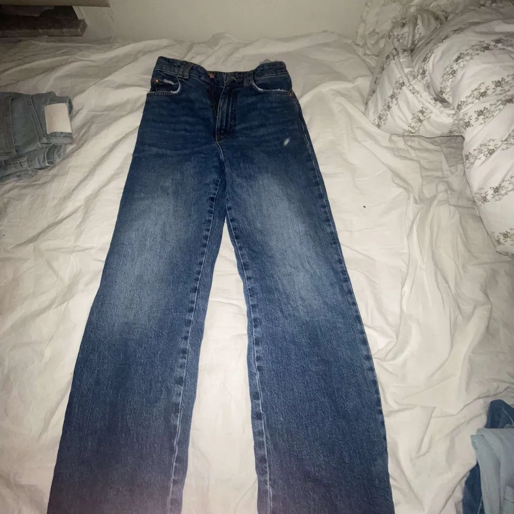 Väldigt fina jeans från zara!. Jeans & Byxor.