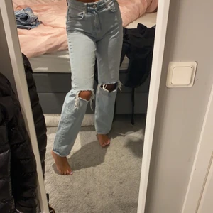 Ginatricot jeans  - Säljer mina fina fina o helt oanvända jeans från gina! Super bra skick o aldrig använda! 