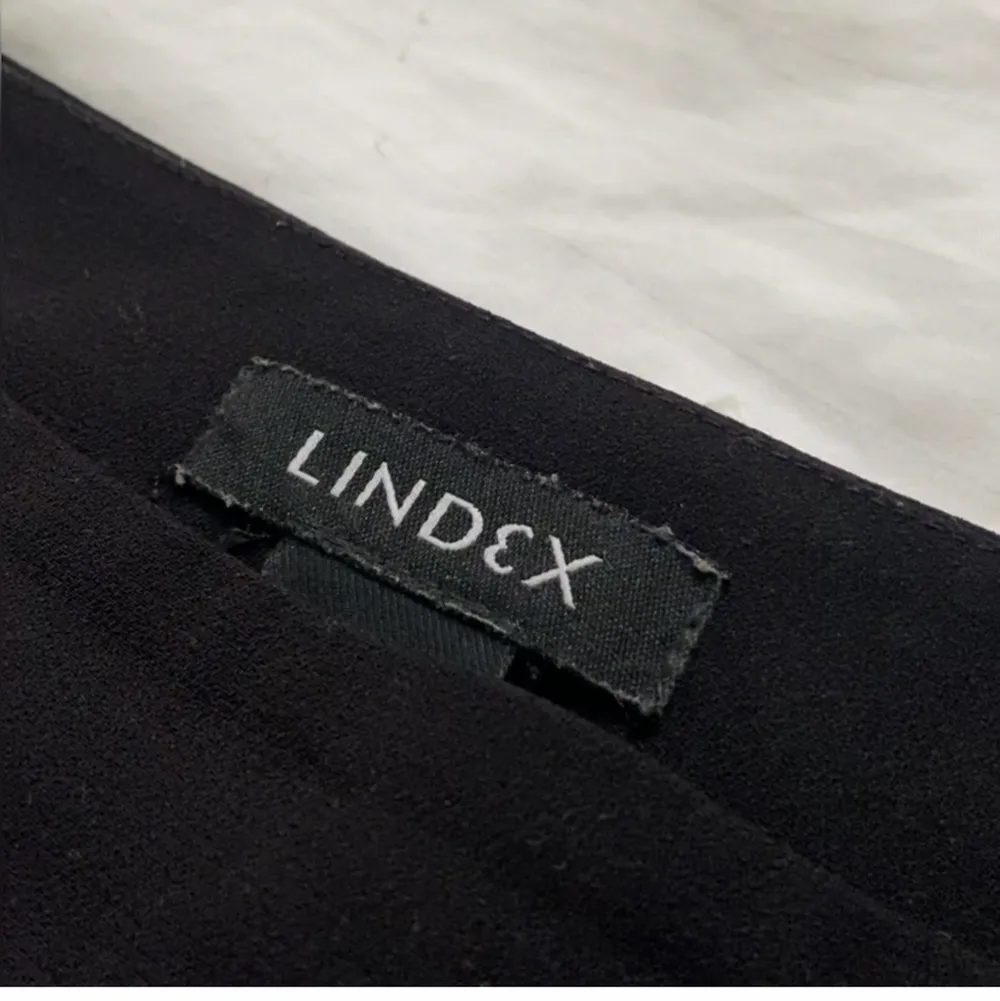 Lindex LYKKE byxor. Vida,  högmidjade. Frakten är inräknat i priset . Jeans & Byxor.