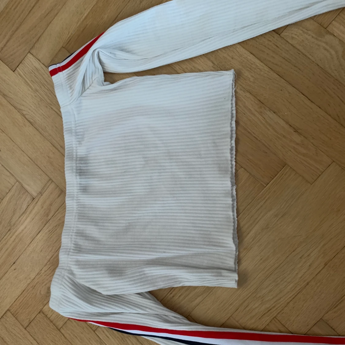 Short off shoulder white top - 90