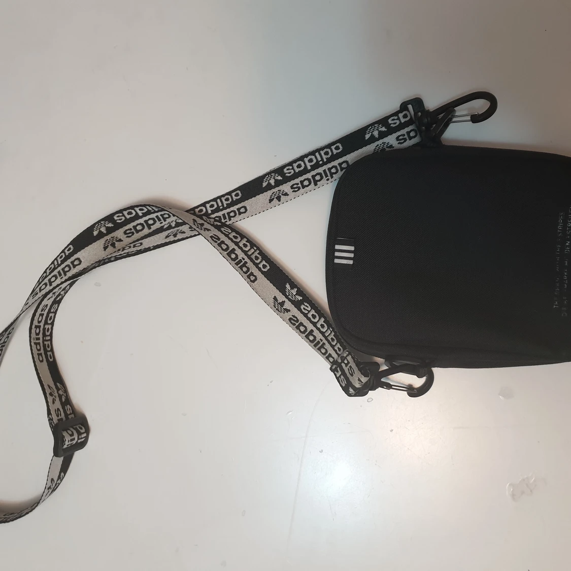 Adidas axelväska - 90