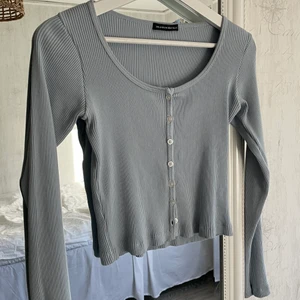 Kofta - Ljusblå ribbad kofta från Brandy, iprincip oanvänd 💖💖