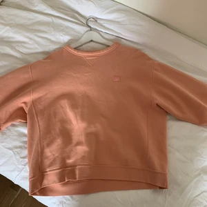 Acne - Laxrosa oversized acne sweatshirt, superfin & skönt material. 